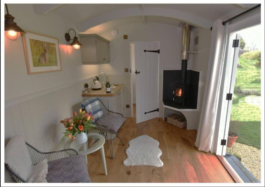 The Red Lion - Shepherd Huts Casa vacanze Witney